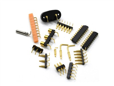 Isane ja emane täisnurkne Pogo Pin pistik